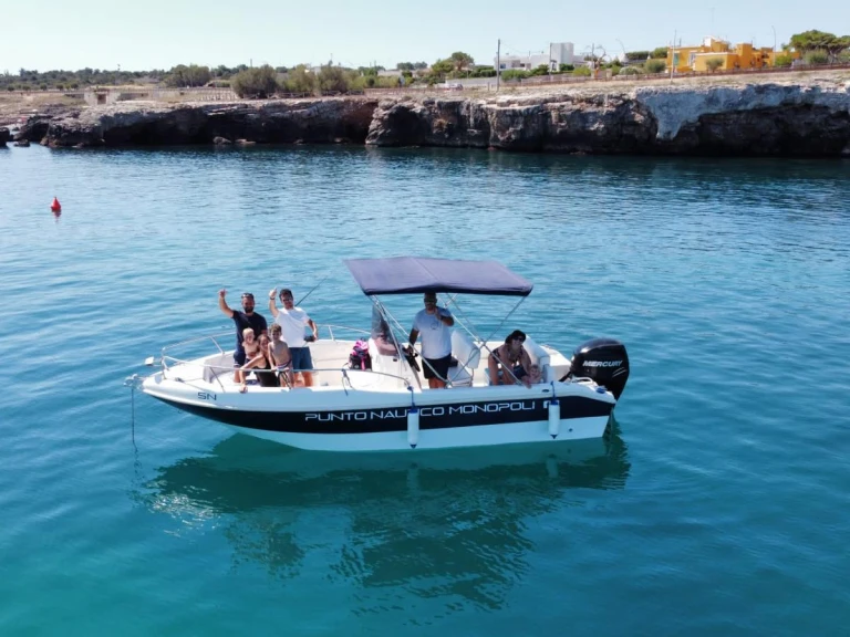 Bareboat Rental Motorboat Blu-Blu with a boat licence