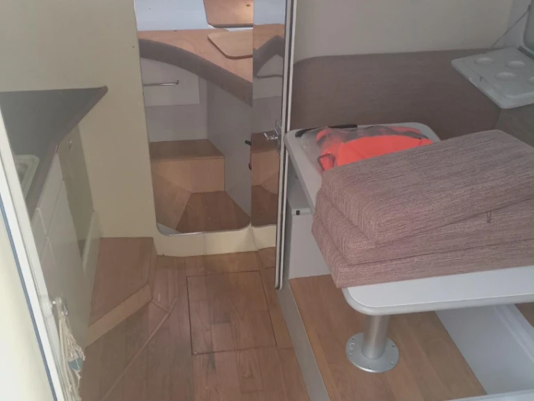 Cranchi Cramar 32 charter bareboat or captained in  Formia