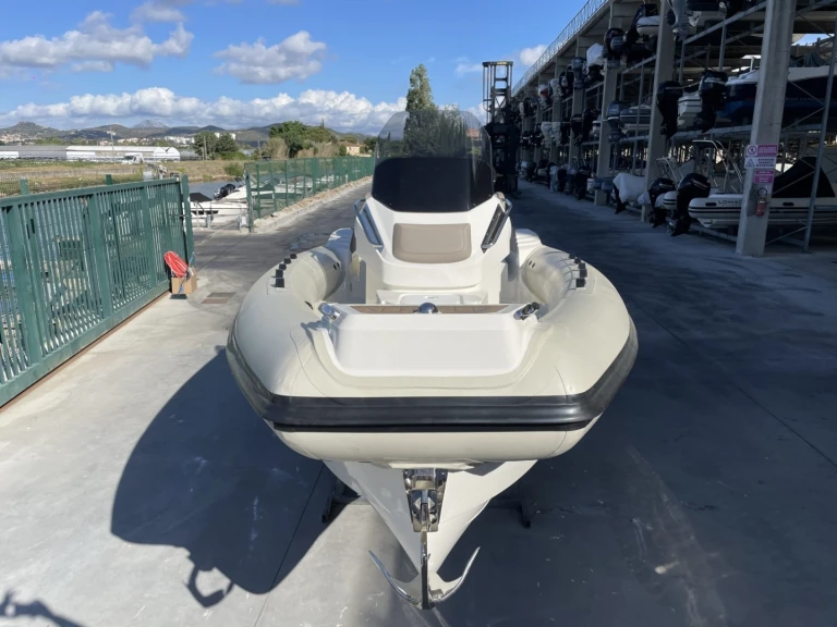 Boat rental Lomac 7.0 TURISMO in Hyères on Samboat