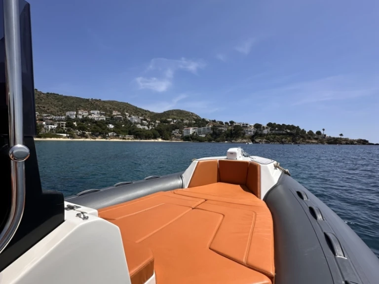 Boat rental Tiger 650 Topline in Empuriabrava on Samboat