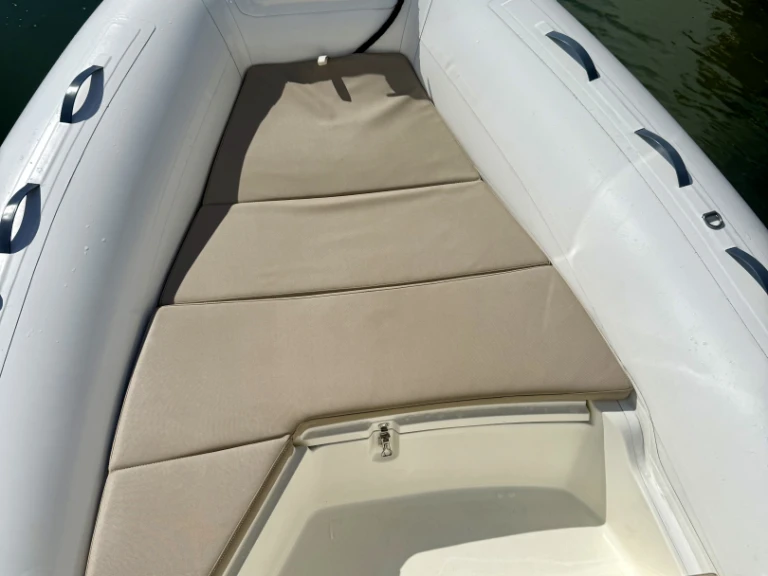 Capelli Tempest 570 in Combrit on SamBoat