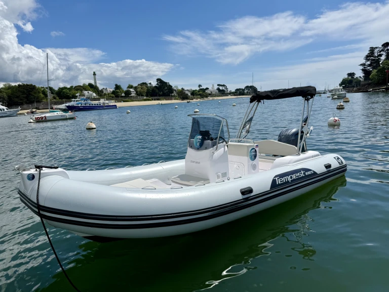 Bareboat Rental RIB Capelli with a boat licence