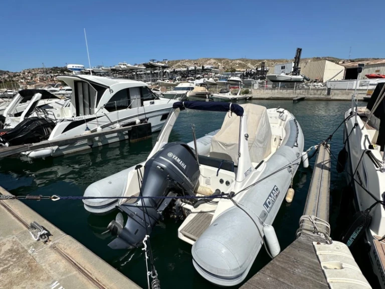 Boat rental Lomac Lomac 790 IN in Marseille on Samboat