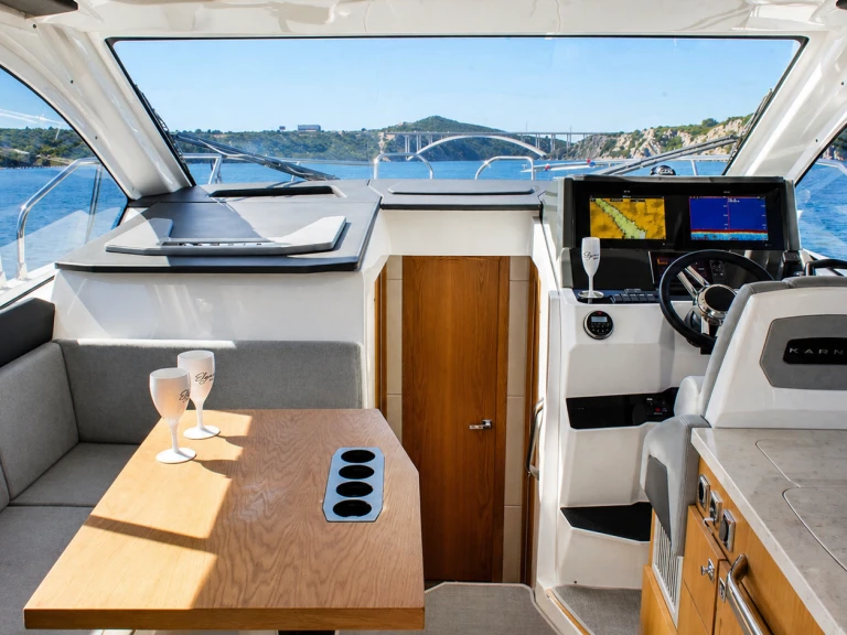 Bareboat Rental Motorboat Karnic with a boat licence