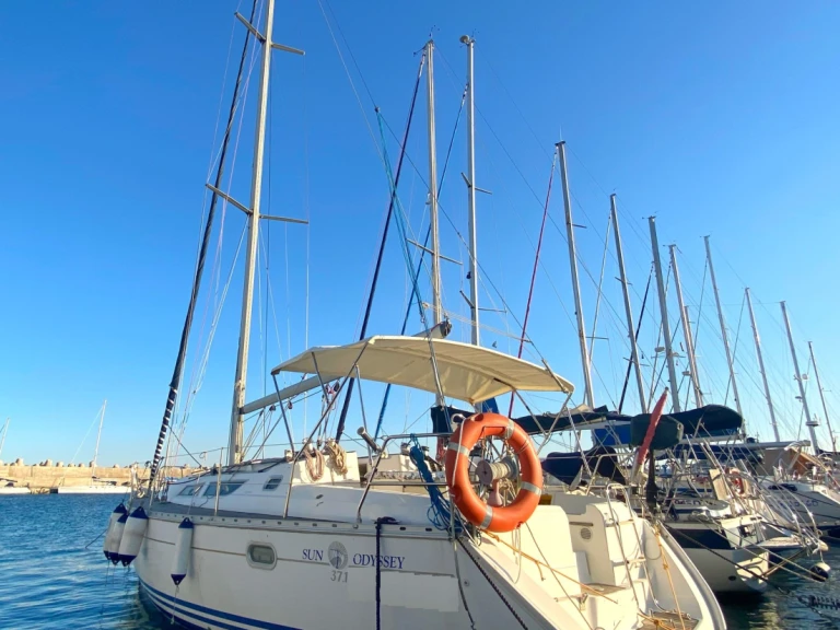 Bareboat Rental Sailboat Jeanneau with a boat licence