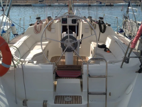 Yacht charter Santa Maria di Leuca cheap Sun Odyssey 37.1