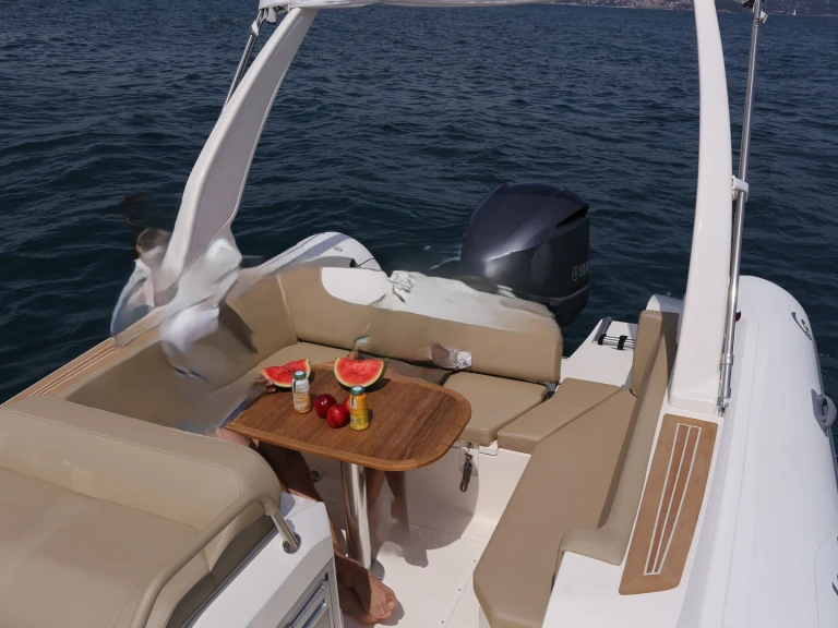 Rent a Capelli capelli 800 sun Hyères