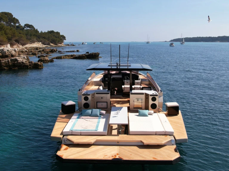 Motorboat for rent Cannes at the best price