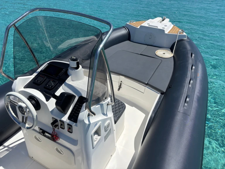 Rent a Capelli Capelli 700 Porto-Vecchio