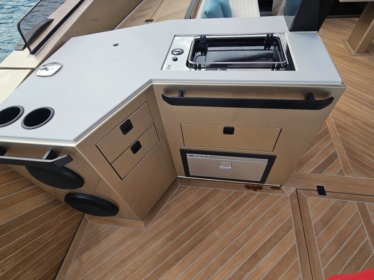 Rent a Alium 42 T Top Cannes