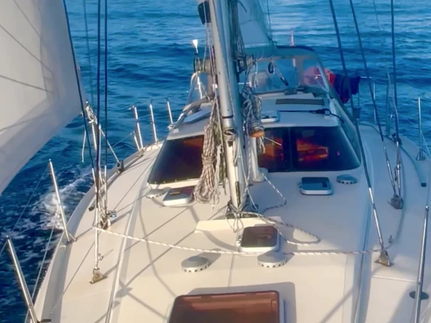 Sailboat rental in Lisbon - Jeanneau Espace 1100