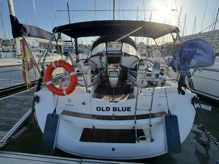 Rent a Jeanneau Sun Odyssey 42i El Puerto de Santa María