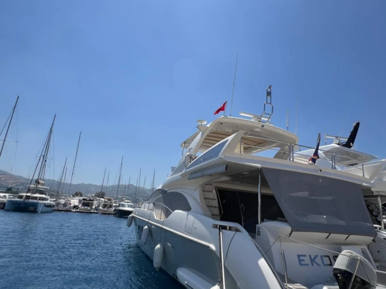 Bareboat Rental Motorboat Azimut with a boat licence