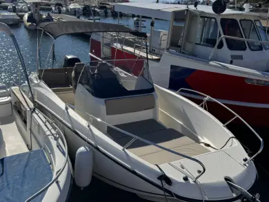 Yacht charter Six-Fours-les-Plages cheap Quicksilver 675 Open Activ