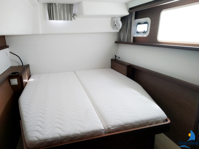 Boat rental Lagoon Lagoon 450 F in Paros (Island) on Samboat