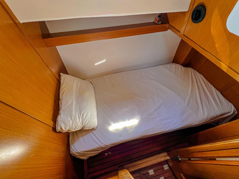 Motorboat for rent Göcek at the best price