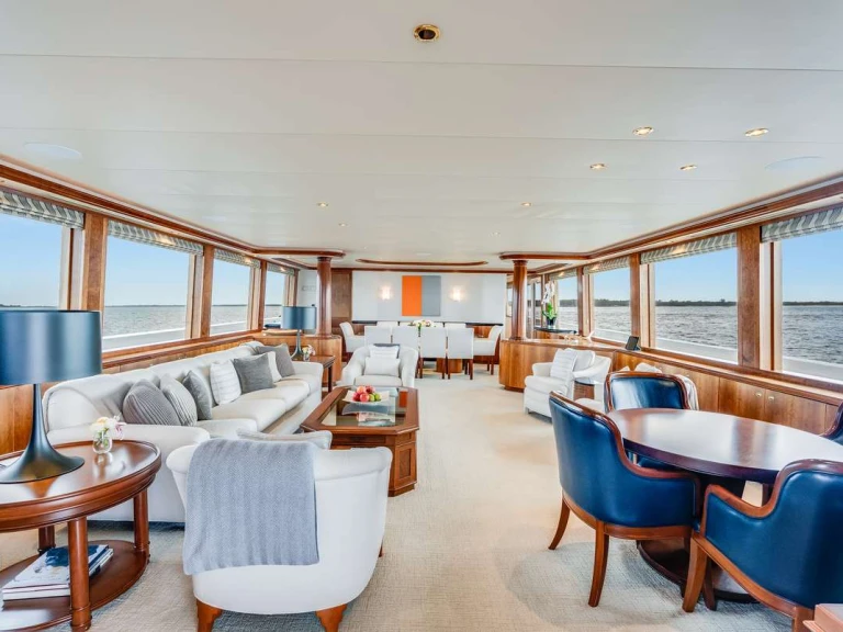 Luxury Yacht for rent Bahamas at the best price