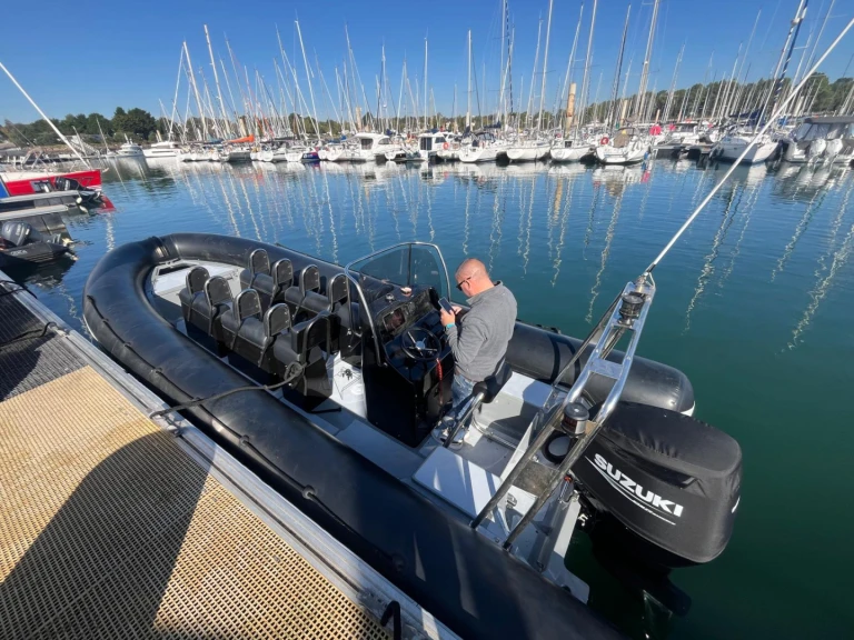 Bareboat Rental RIB Capelli with a boat licence