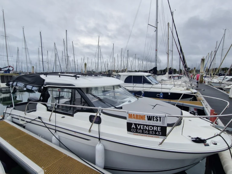 Rent a Jeanneau Merry Fisher 795 Serie 2 La Forêt-Fouesnant