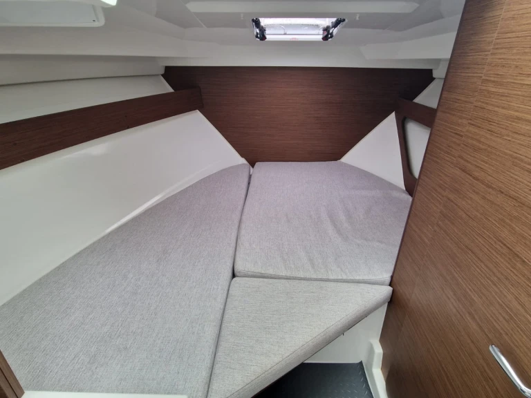 Motorboat rental with or without captain Jeanneau La Forêt-Fouesnant