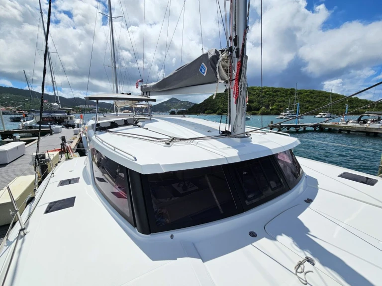 Boat rental Fountaine Pajot Isla 40 in Frenchtown on Samboat