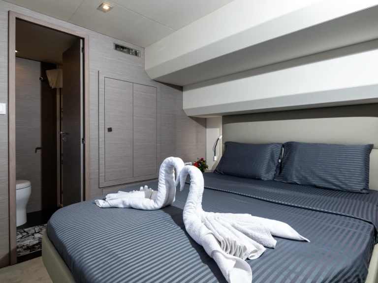 Yacht charter Zakynthos cheap Fountaine Pajot MY6