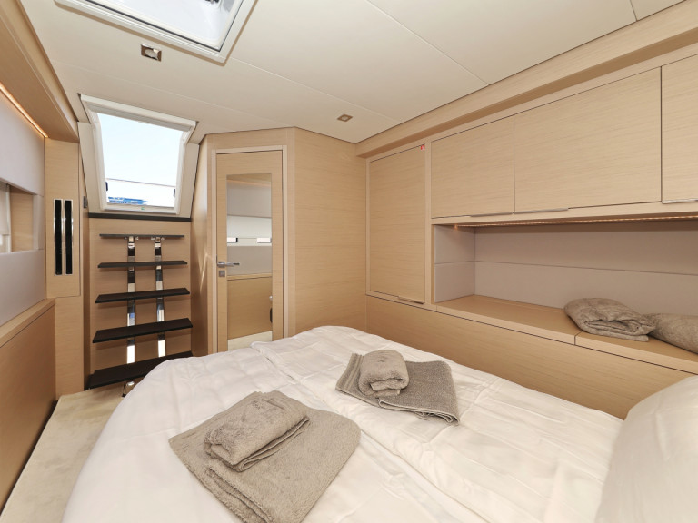 Catamaran rental in Split - Lagoon Lagoon 55_5 Cabins