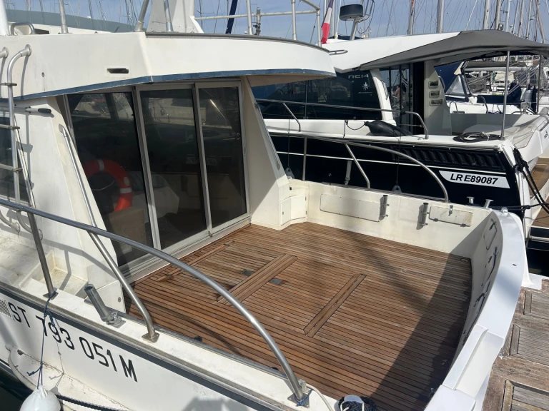 Boat rental Guy Couach Guy Couach 1400 Fly in La Rochelle on Samboat