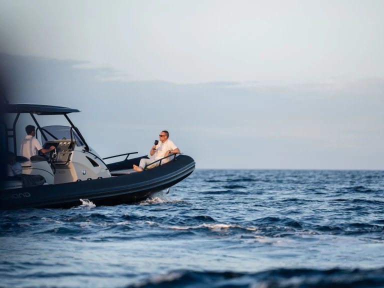 RIB rental in Il-Kalkara - Grand Boats Golden Line G850LF