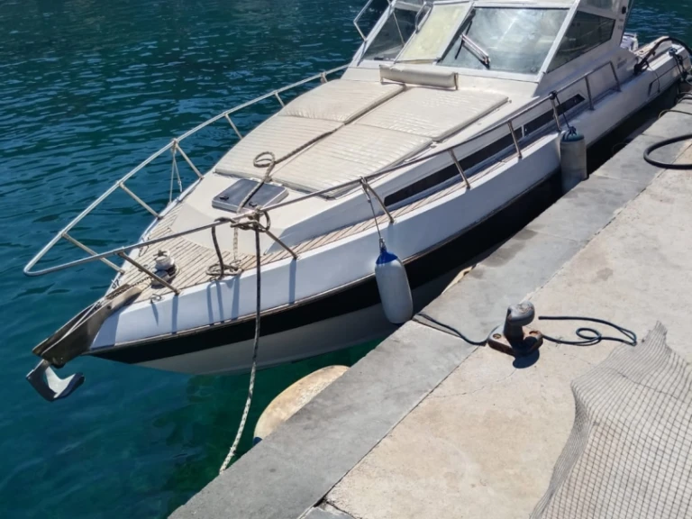Dalla Pietà Yacht 28 altair charter bareboat or captained in  Positano