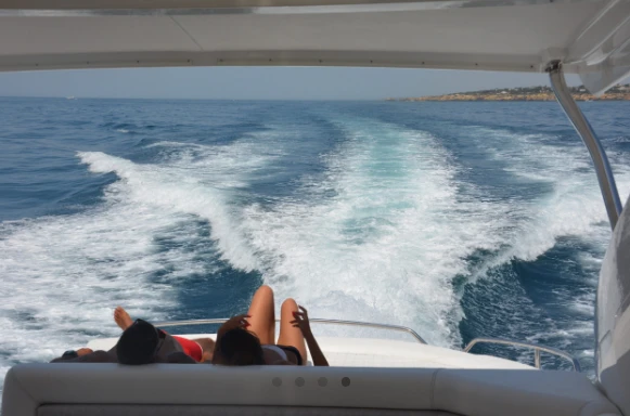 Boat rental Sunseeker San Remo 53 in Vilamoura on Samboat