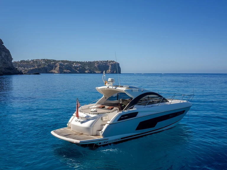 Motorboat rental with or without captain Sunseeker Vilamoura