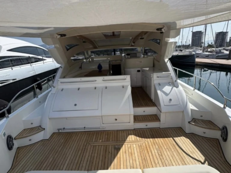 Rent a Cayman Cayman 55 WA Salerno