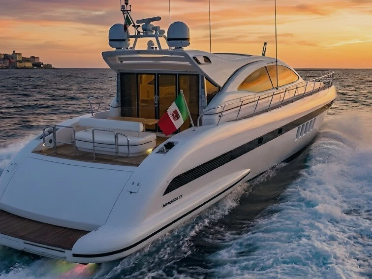  Mangusta 72 in Castellammare di Stabia on SamBoat