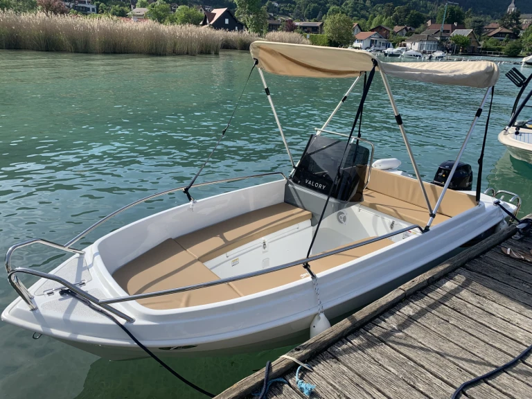 Boat rental Valory V440 in Annecy on Samboat
