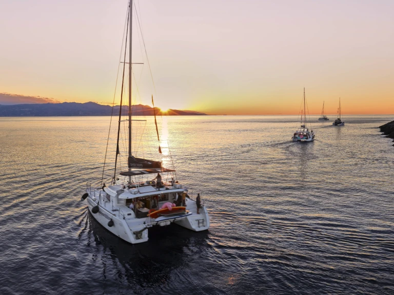Boat rental Lagoon Lagoon 450 F in Heraklion on Samboat
