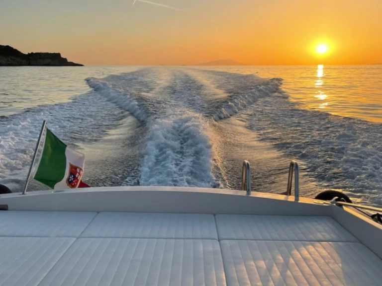 Luxury Yacht rental with or without captain Itama Sorrento