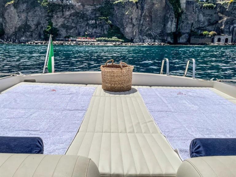 Bareboat Rental Luxury Yacht Itama with a boat licence