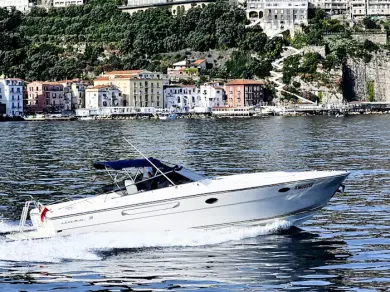 Rent a Itama Itama 38 Sorrento