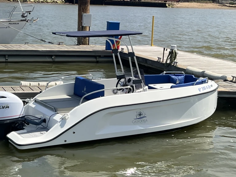 Boat rental Bey Yacht Bey 18 in Real Club Marítimo de Huelva on Samboat