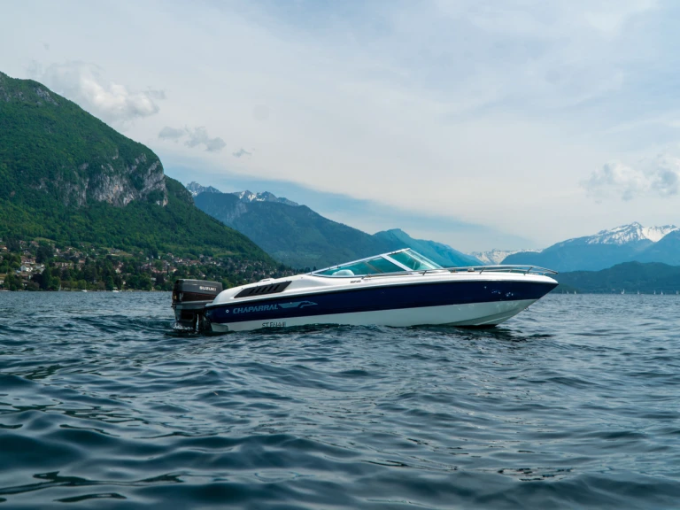 Motorboat rental in Annecy - Chaparral 1850 SL