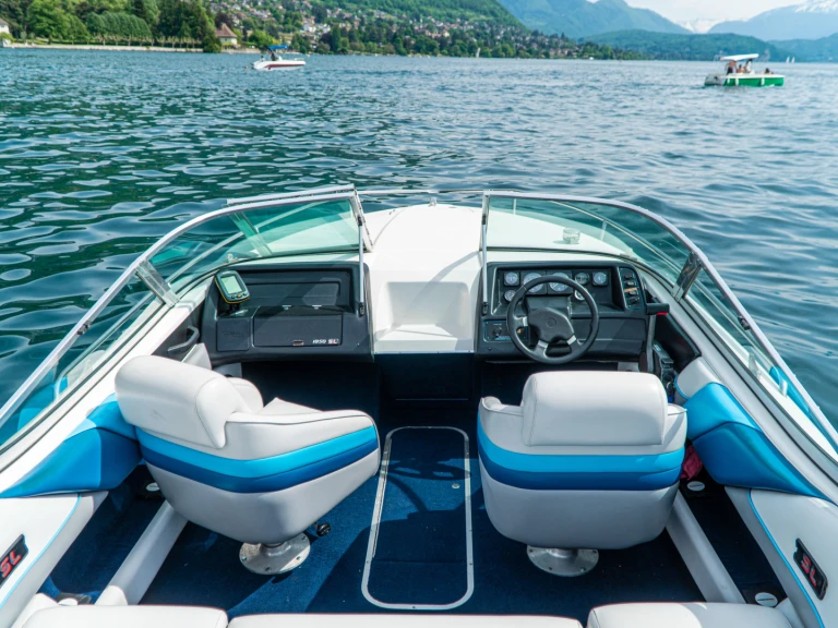 Motorboat for rent Annecy at the best price
