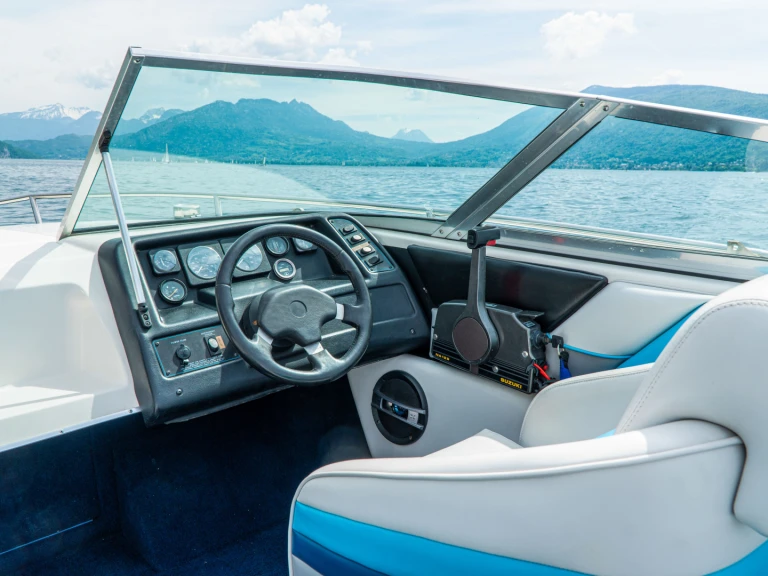 Chaparral 1850 SL charter bareboat or captained in  Annecy