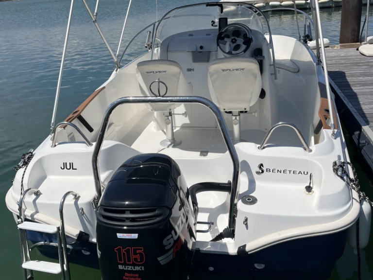 Bénéteau Flyer 550 Open charter bareboat or captained in  Port Leucate