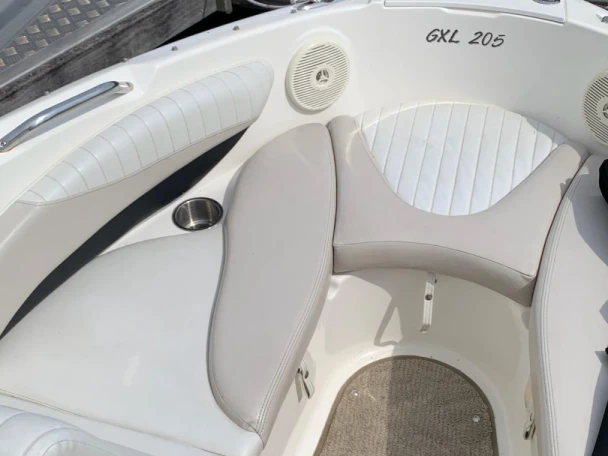 Motorboat rental in Le Bourget-du-Lac - Glastron GXL 205