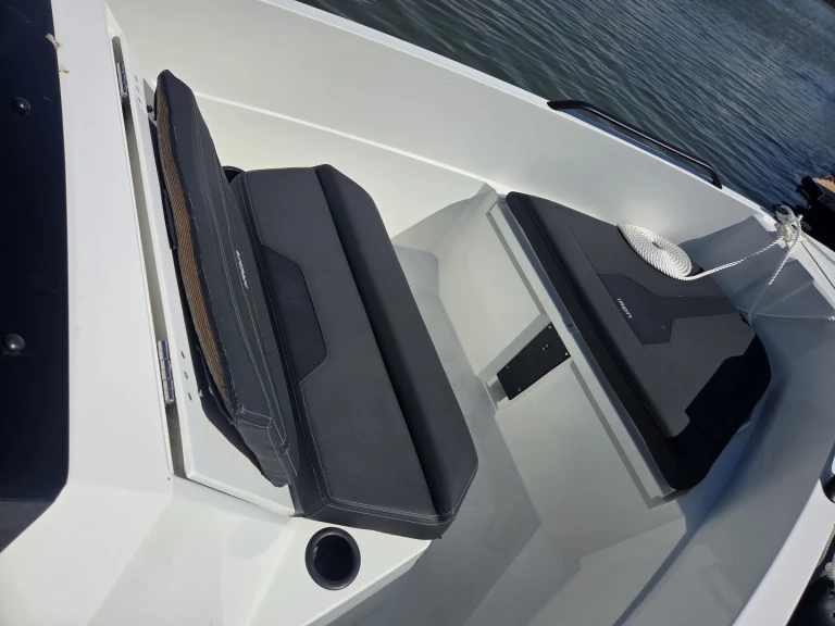 Rent a IRON BOATS  IRON 6.47 Vannes