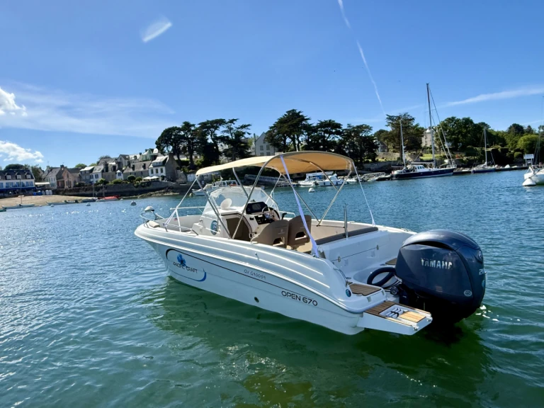 Pacific Craft Pacific Craft 670 Open charter bareboat or captained in  Combrit