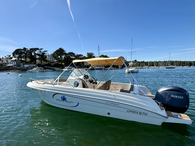Pacific Craft Pacific Craft 670 Open in Combrit on SamBoat