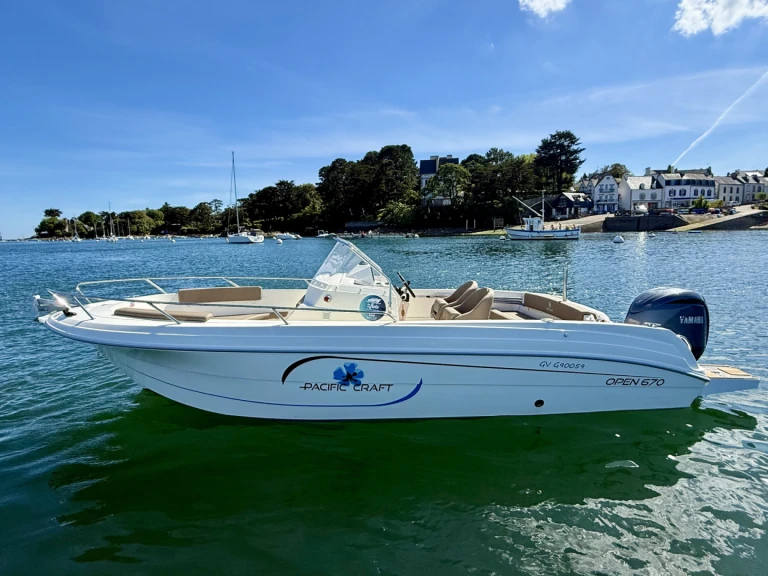 Rent a Pacific Craft Pacific Craft 670 Open Combrit