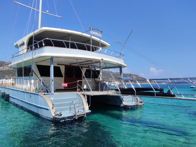 Catamaran rental in Naples - Ozgur ozdemir one off